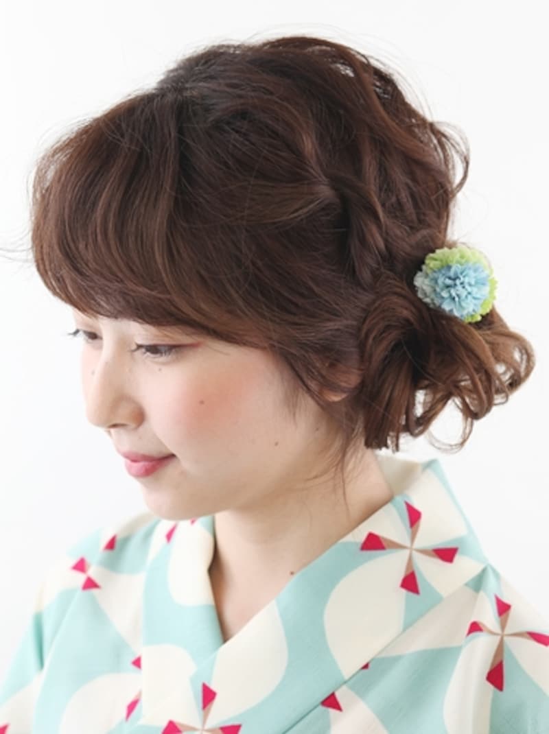 細めのコテを使うと波状の曲線が出やすい