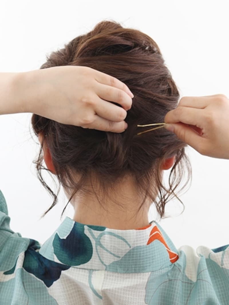 えり足の両サイドは残し、中央は上げ切るときれい