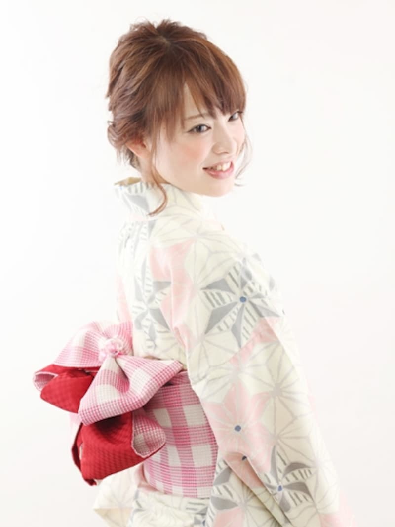 古典柄の浴衣×ギンガムチェックの帯