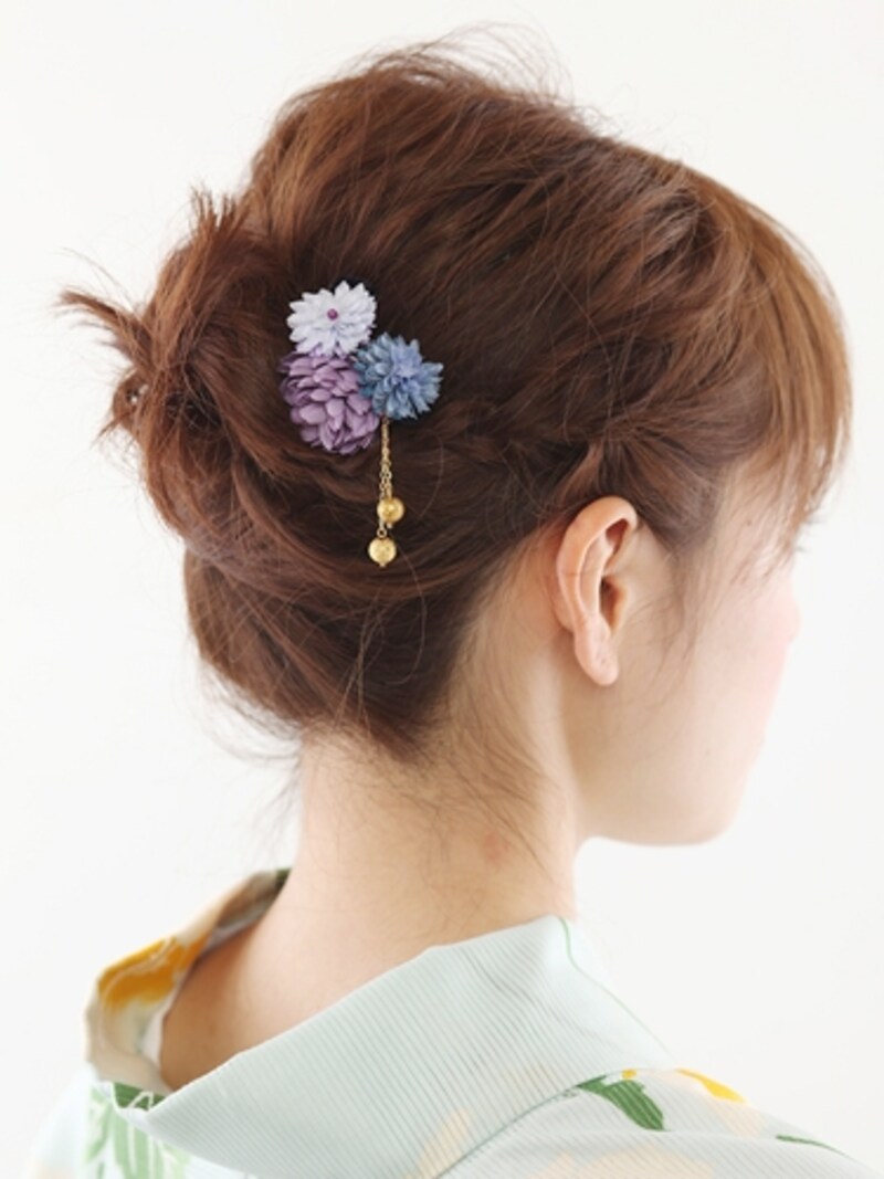 顔まわりの髪もすべてまとめて上品に