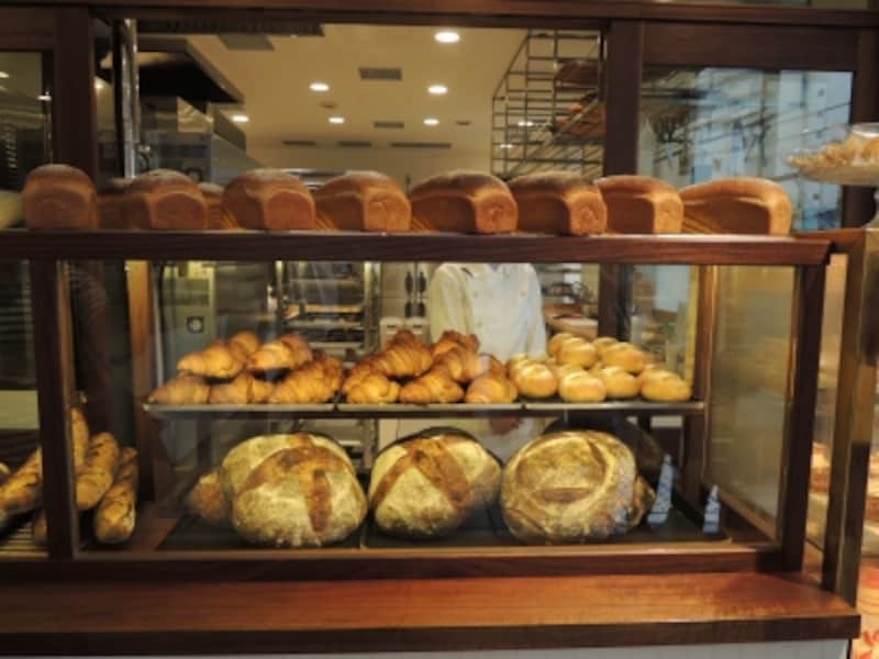 カンパーニュなど本格食事パンが愉しめる