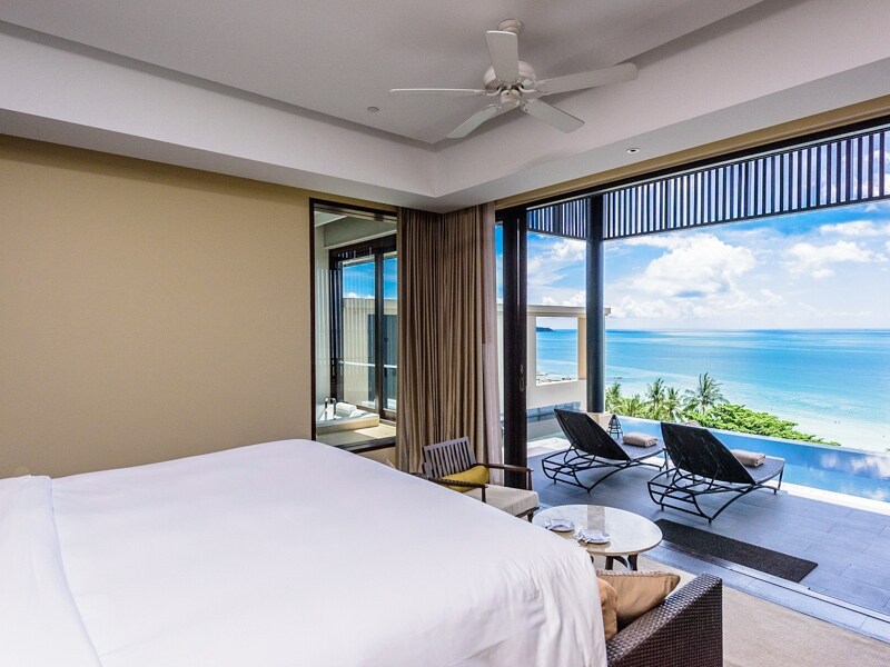 ベッドを一段高い床に置く事でさらにビュー を良くしています