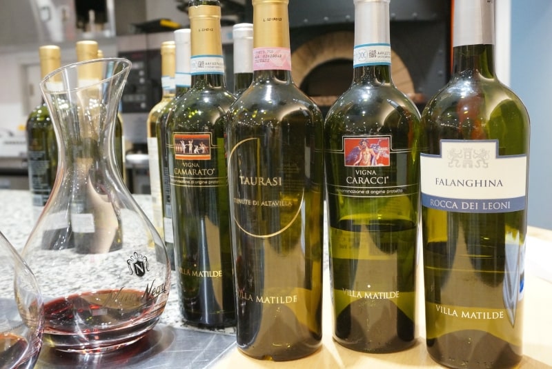 白も赤も造っています