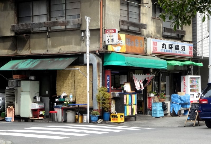 なんとも素敵な店構えだ