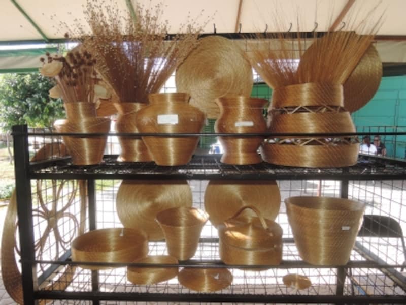 輝く金色は天然で、何年経っても色褪せることはないそうです