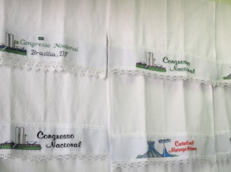 吸収力抜群のブラジル製食器布巾、刺繍入りは1枚15レアル（約600円）