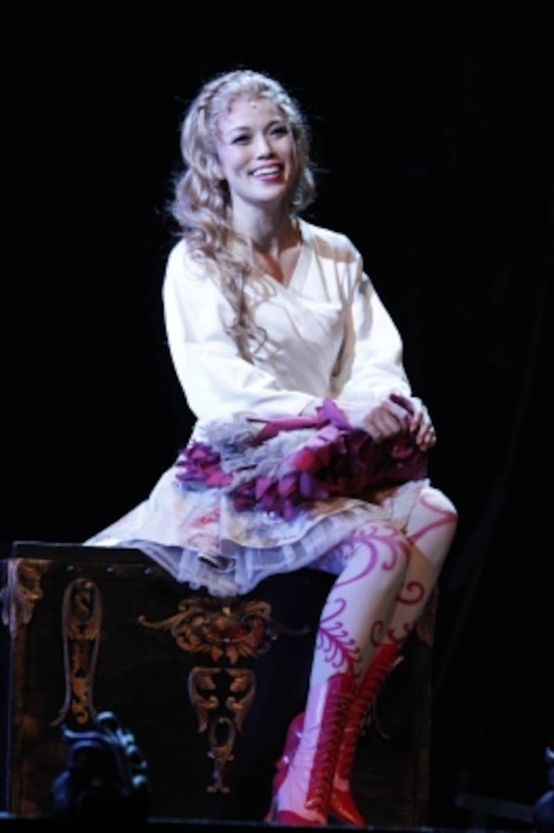 『ラブ・ネバー・ダイズ』撮影：渡部孝弘