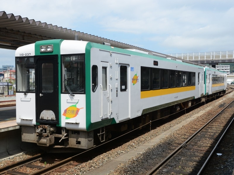 陸羽東線を走るキハ110