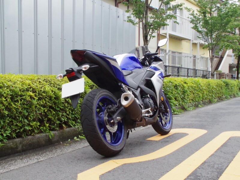 YZF-R25リアビュー