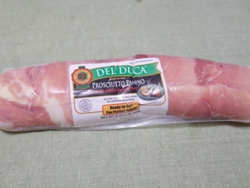 好みの厚さにカットできるモッツァレラチーズの生ハム巻