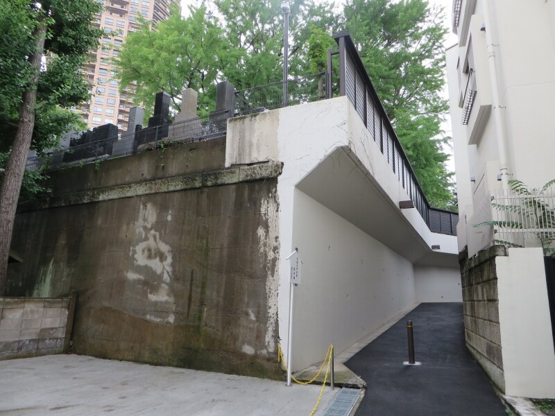 水抜き穴のない擁壁