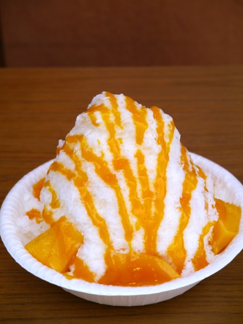 まるで綿菓子のようなふわふわ感! 「雪の氷 フレッシュマンゴー(650円税込)」(2014年5月16日撮影)