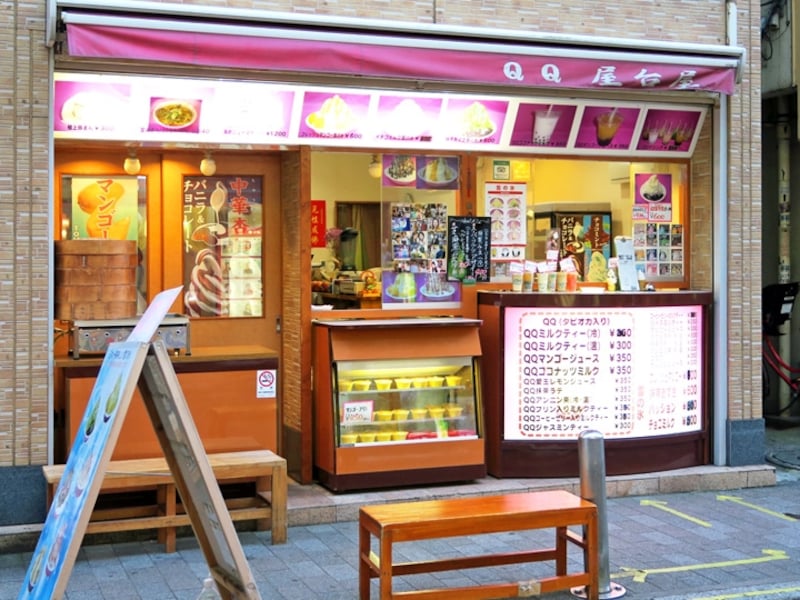 山下町公園の並びにある「QQ屋台屋」(2015年7月21日撮影)