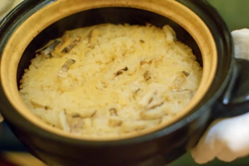 新ショウガと鱧の土鍋御飯