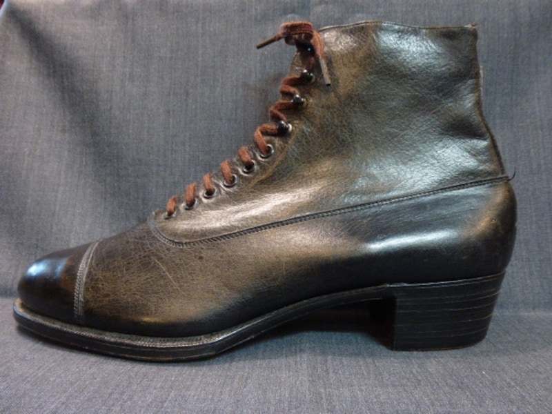 昔のバルモラルブーツ