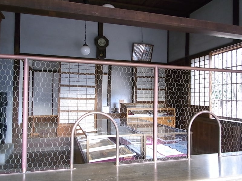 小平小川郵便局の窓口