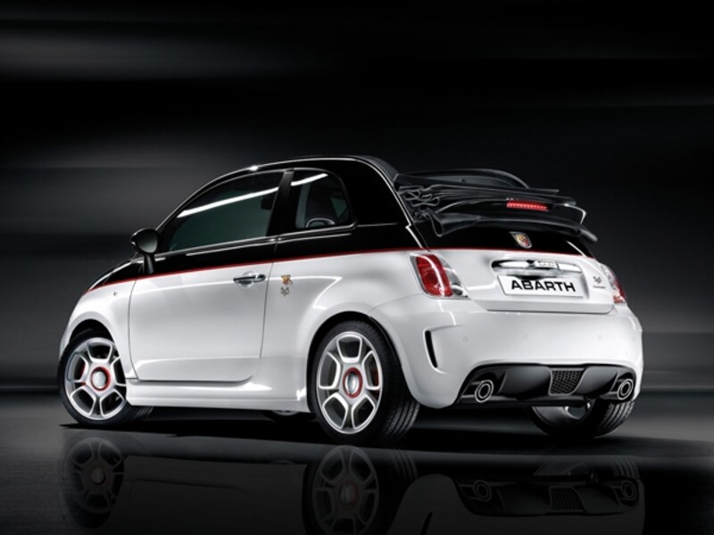 アバルト595Cツーリズモ