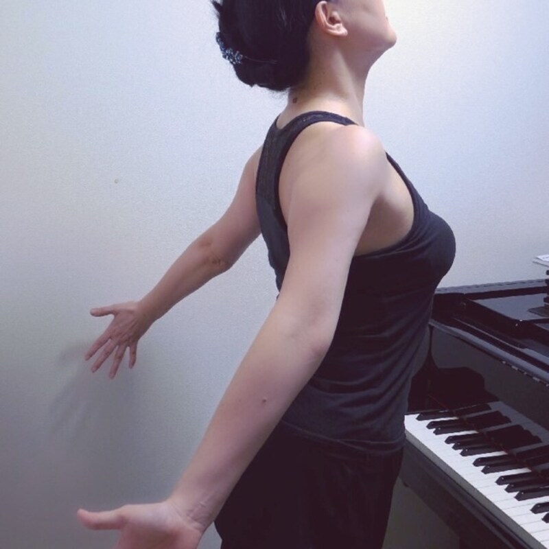 羽ばたきポーズ