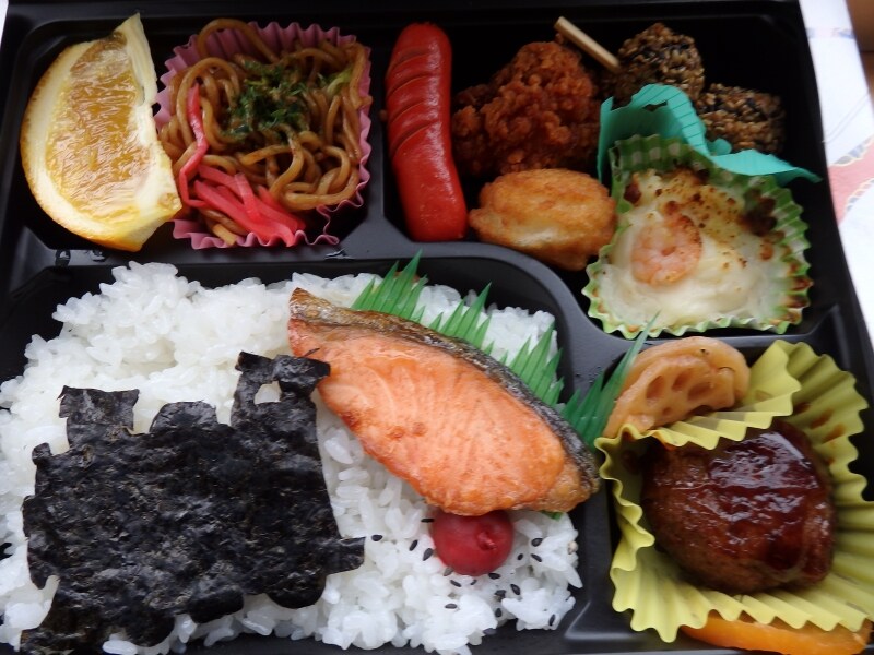 車内販売する弁当パレオランチの中身