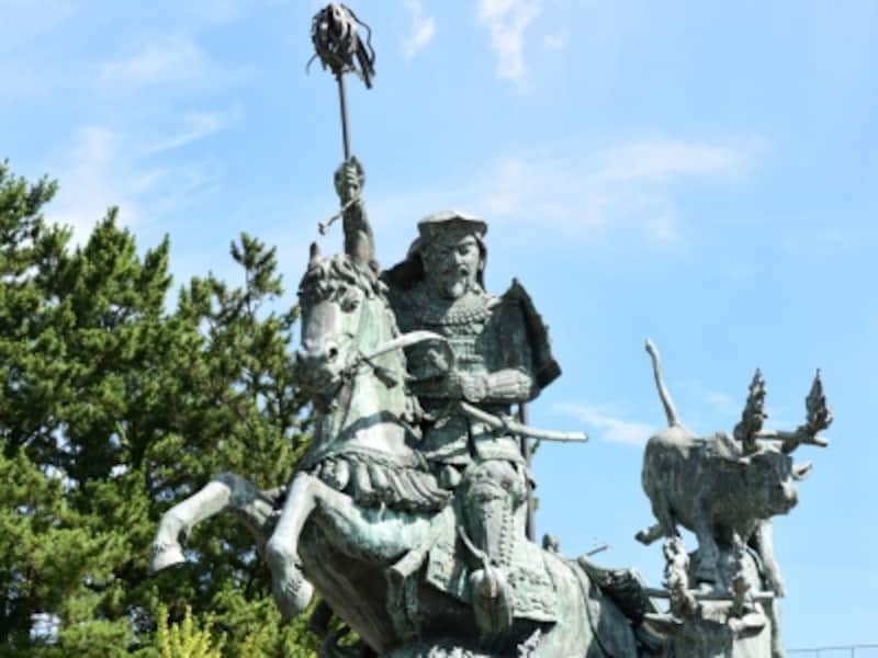 小田原駅西口前の北条早雲像