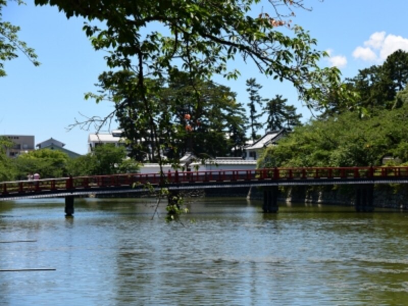 小田原城のお堀と学橋