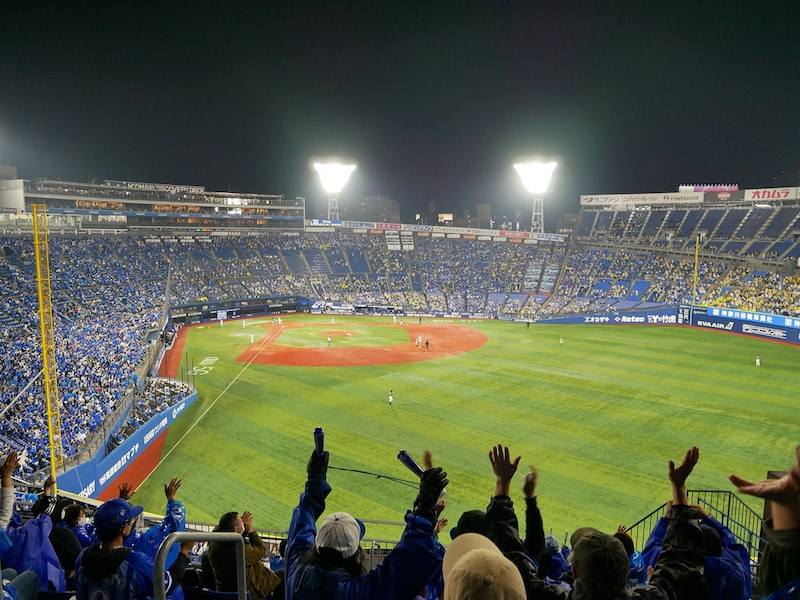 球場グルメを食べてハマスタで盛り上がろう!