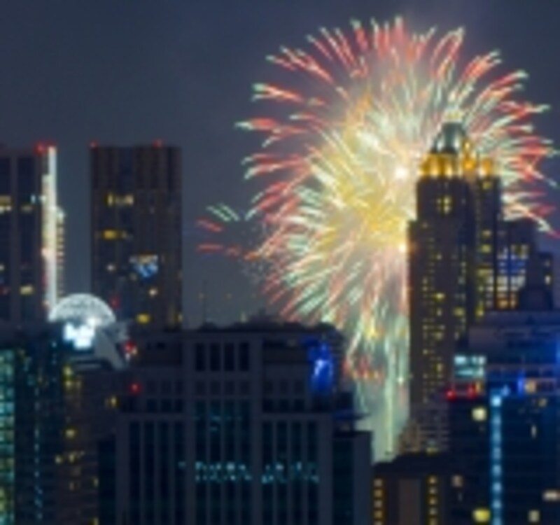 美人女性は、まるで「都会の街を見下ろす、夜景の見える高級マンション」?(c)MikeBehnken
