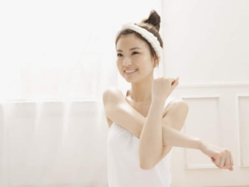 ストレッチする女性