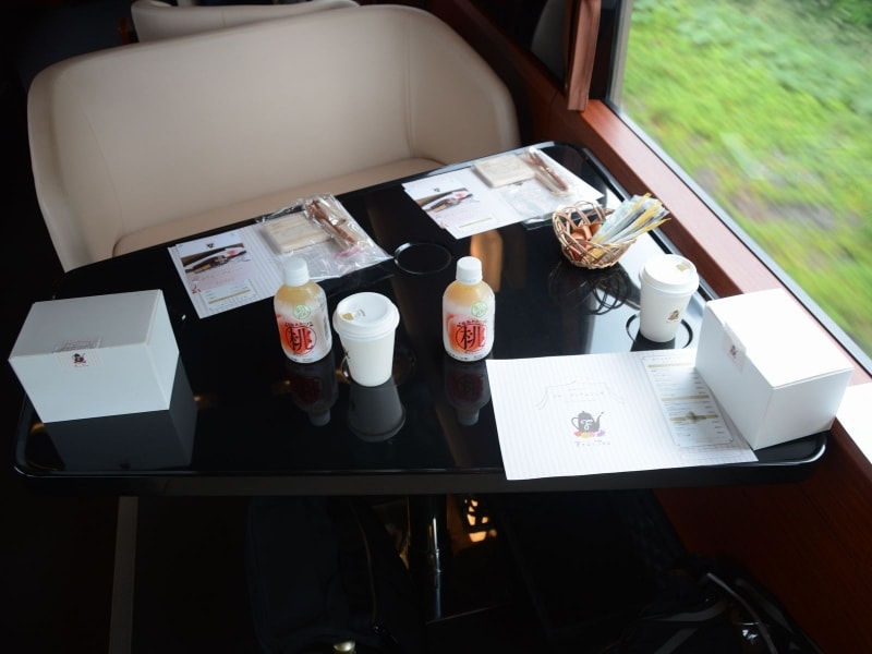 台形状のテーブル席