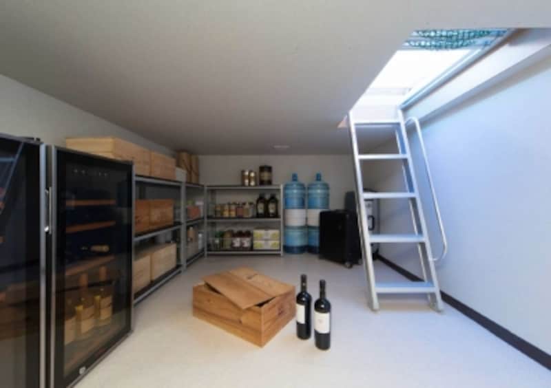 『＋Celler（プラスセラー）』は７畳のビッグスペース。季節のアイテムや備蓄品の収納など、便利な空間です