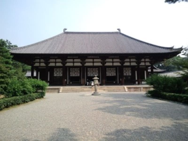 鑑真が建立したとされる唐招提寺です。お隣の薬師寺からは約10分の徒歩です。(撮影:宮本毅
