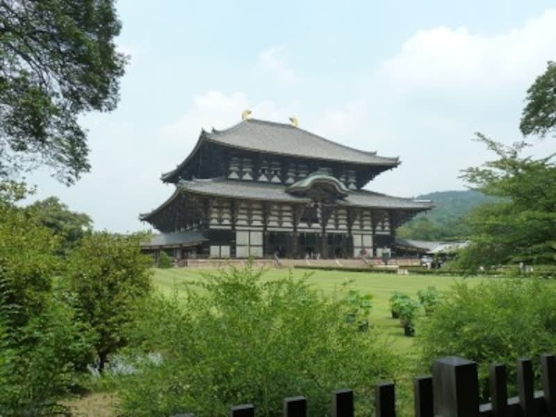 東大寺大仏殿、世界最大級の木造建築です。(撮影:宮本毅)