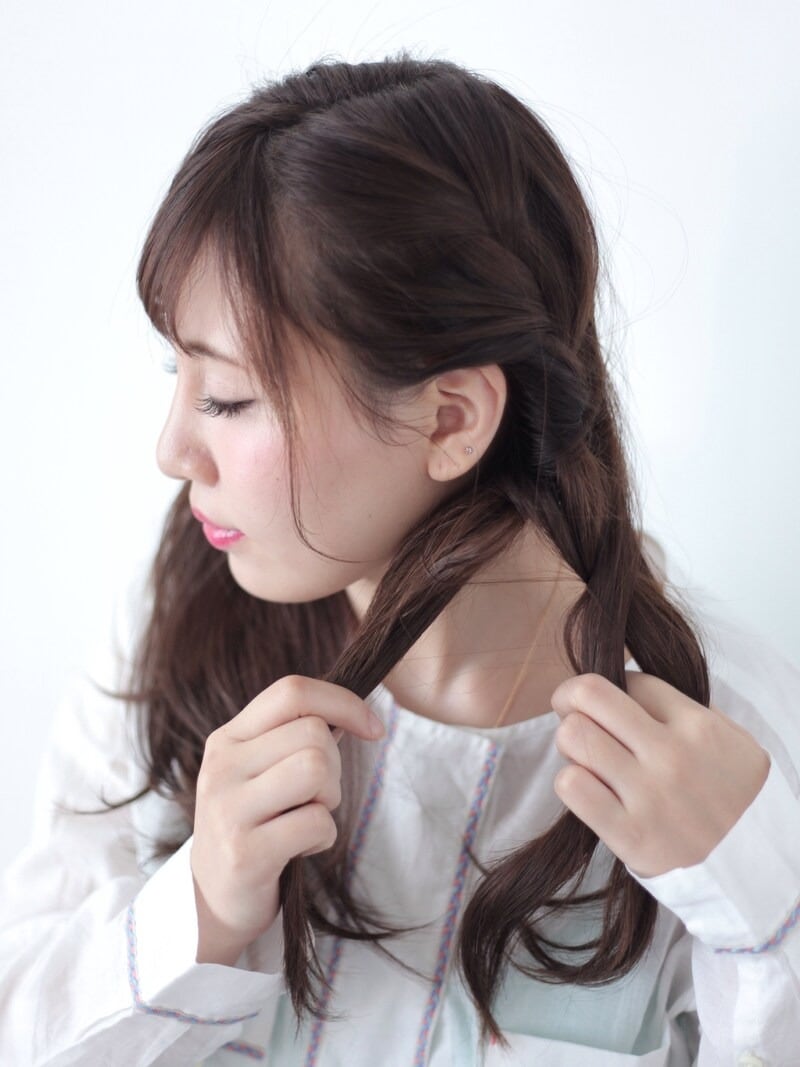 編み込んでいる最中です