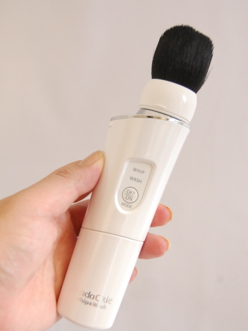 化粧筆としても人気の高い熊野筆を採用