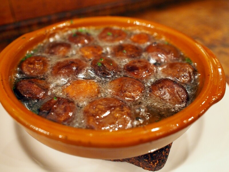 「マッシュルームのアヒージョ」このボリュームで500円