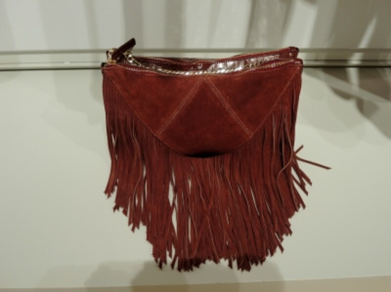 もちろんスエード×フリンジは相性抜群