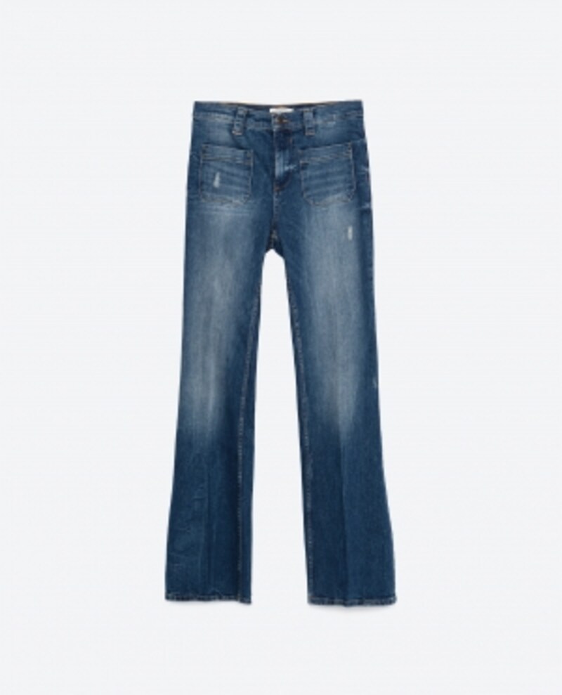 ブルーの色落ち具合と前ポケットが７０'sムードたっぷり/ZARA