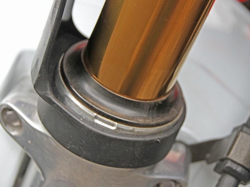 フロントフォーク