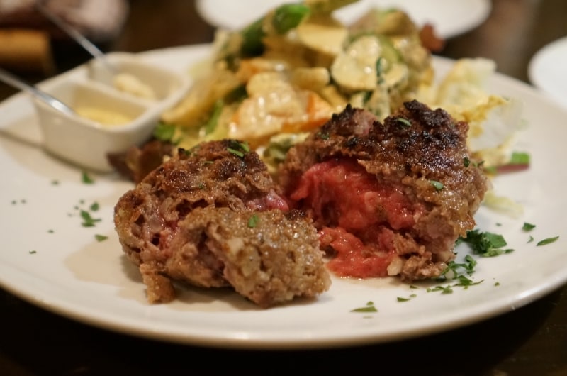 炭焼き半生ハンバーグ