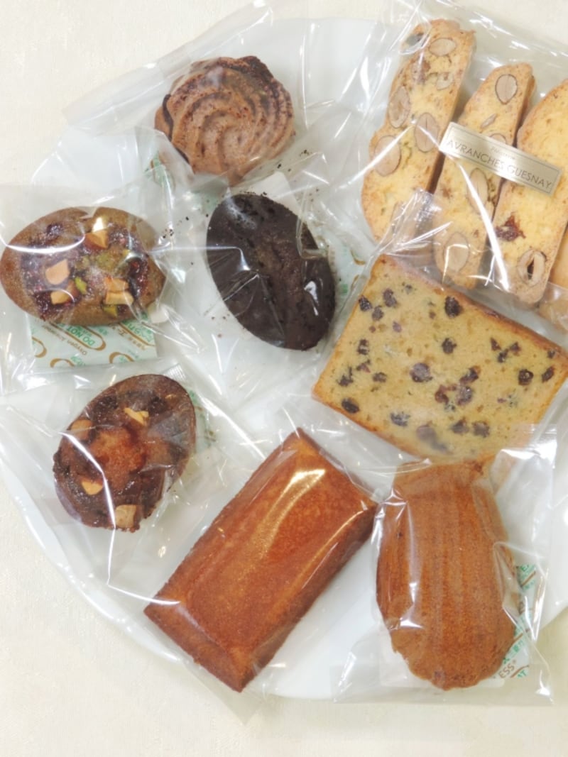 「アヴランシュ・ゲネー」の各種焼き菓子