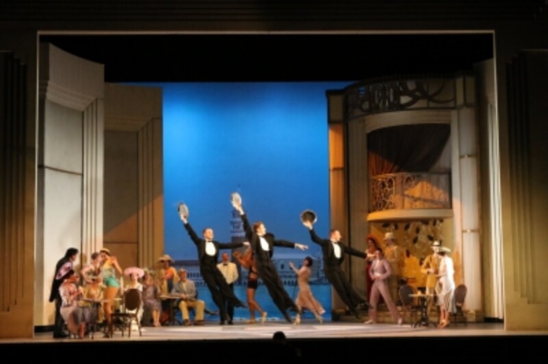 『TOP HAT』撮影：花井智子