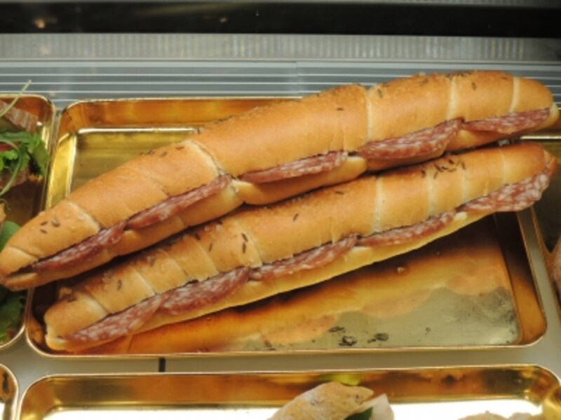 キャラウェイ香るザルツシュタンゲルのサンドイッチ