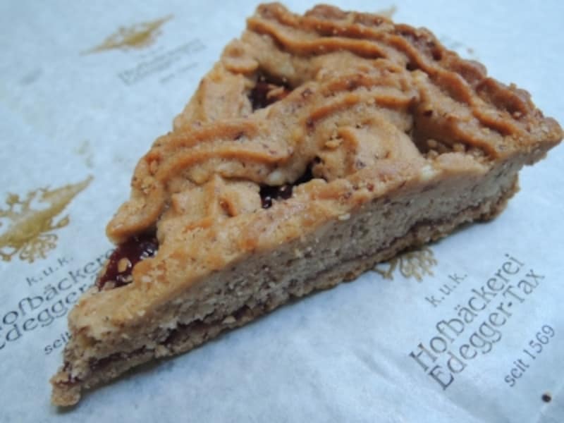 フランボワーズとシナモンの香るリンツァートルテ