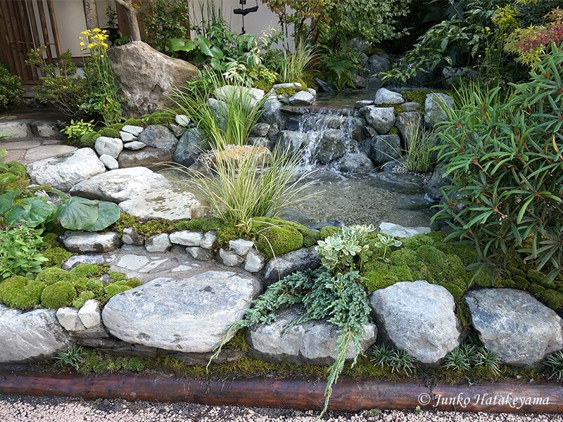 「せせらぎの唄」より