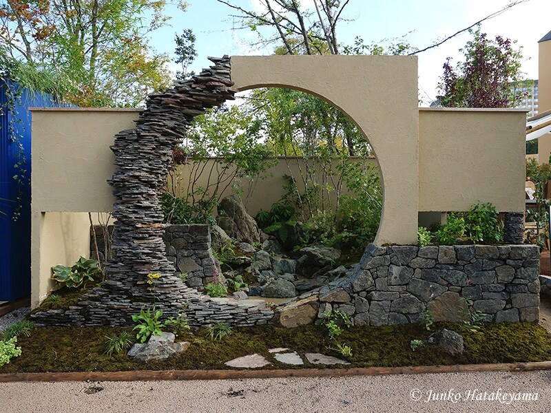 「月庭undefined~時間忘れの庭」より