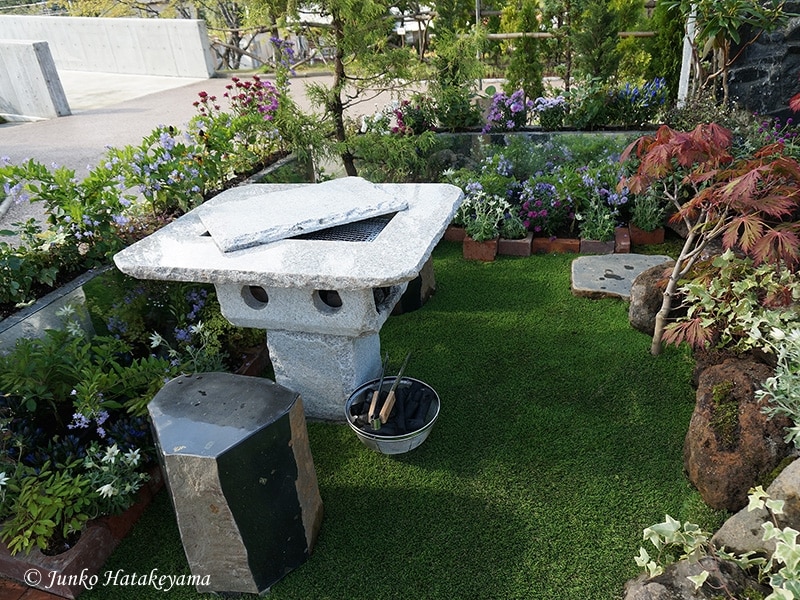 「未来に広がる世界」より