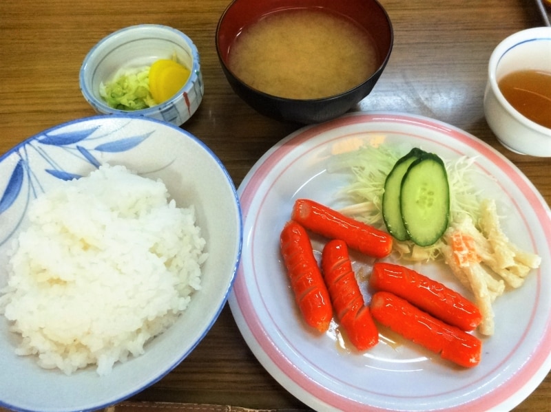 これが、なんとも懐かしい赤ウインナー