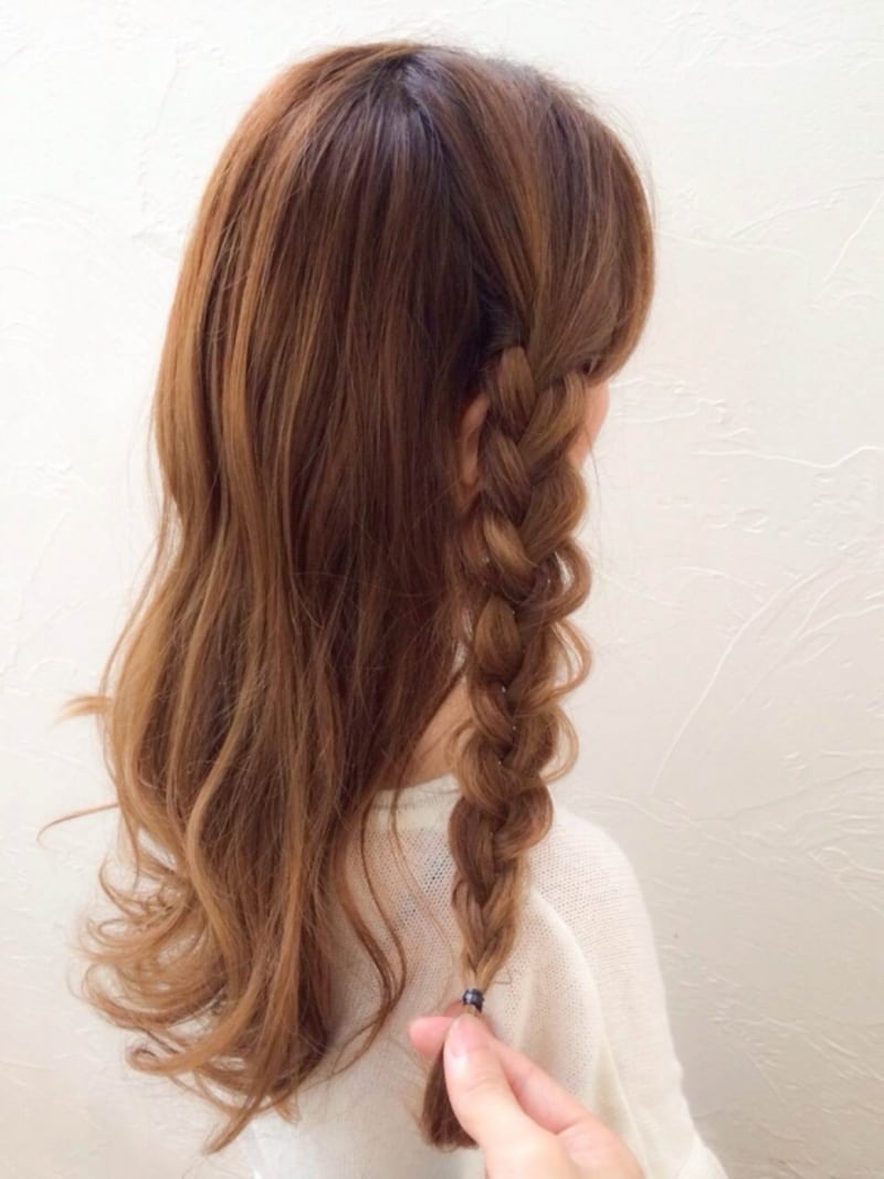 サイドは三つ編み