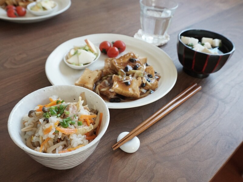 焼き鳥缶の塩炊き込みご飯定食