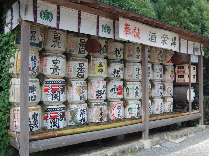 奉納された酒樽